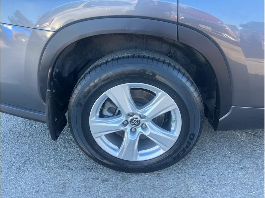 2022 Toyota Highlander L Sport Utility 4D