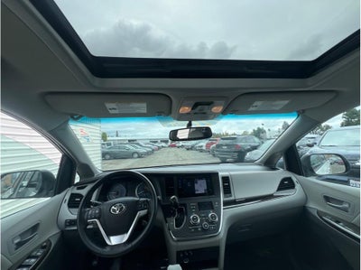 2016 Toyota Sienna XLE Minivan 4D