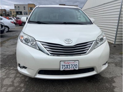 2016 Toyota Sienna XLE Minivan 4D