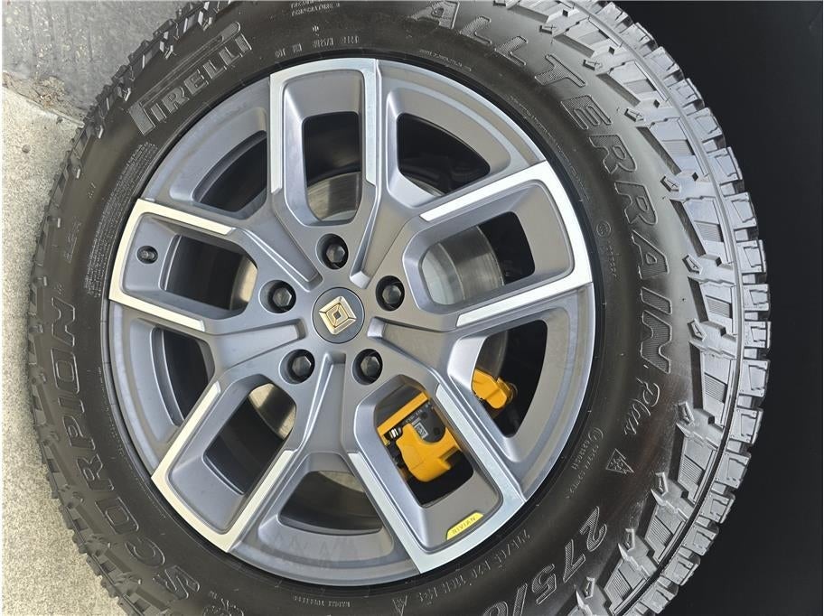 2024 Rivian R1S Quad Large Sport Utility 4D