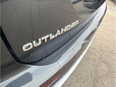 2025 Mitsubishi Outlander SE