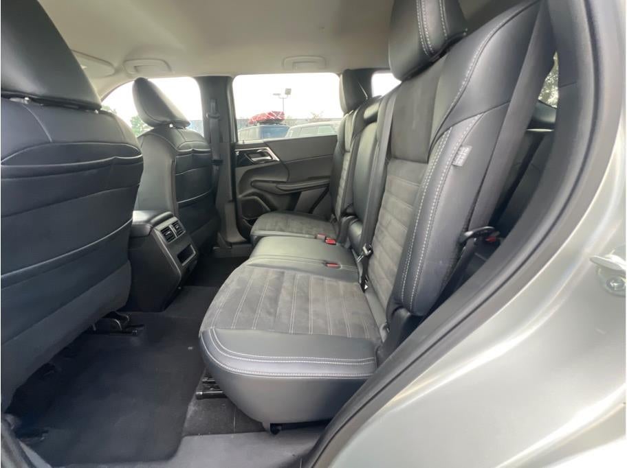 2024 Mitsubishi Outlander SE Sport Utility 4D