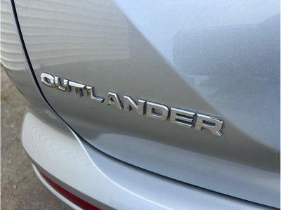 2024 Mitsubishi Outlander SE Sport Utility 4D