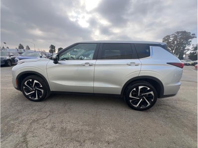 2024 Mitsubishi Outlander SE Sport Utility 4D
