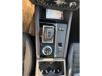 2025 Mitsubishi Outlander PHEV SE Tech Package