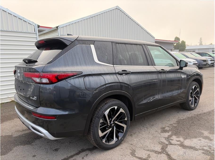 2025 Mitsubishi Outlander PHEV SE