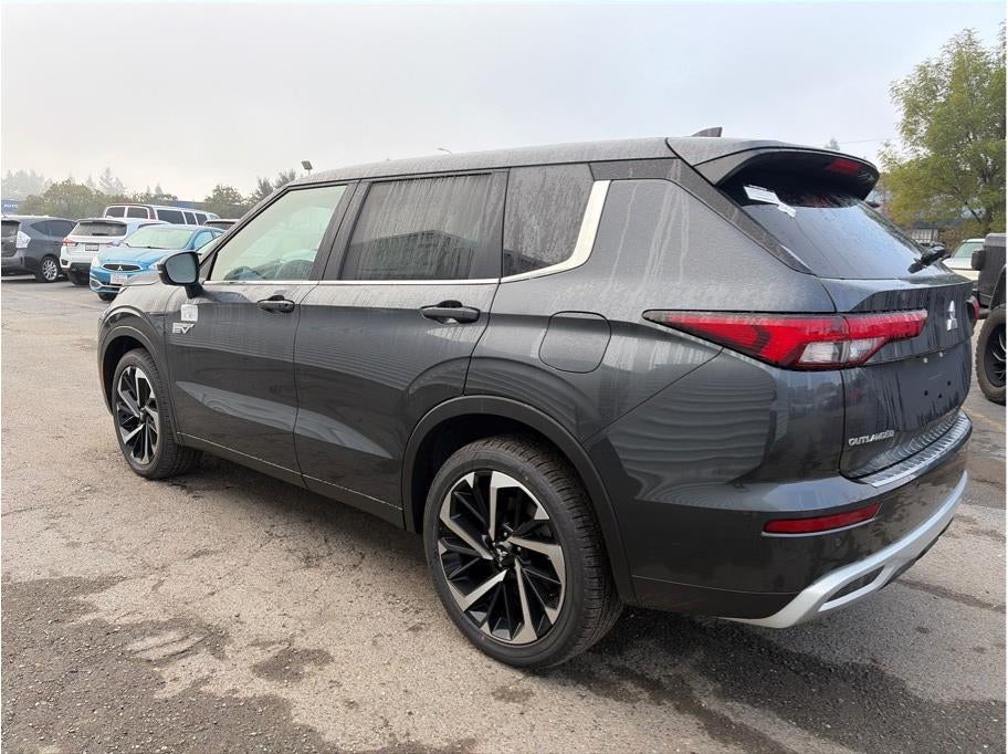 2025 Mitsubishi Outlander PHEV SE