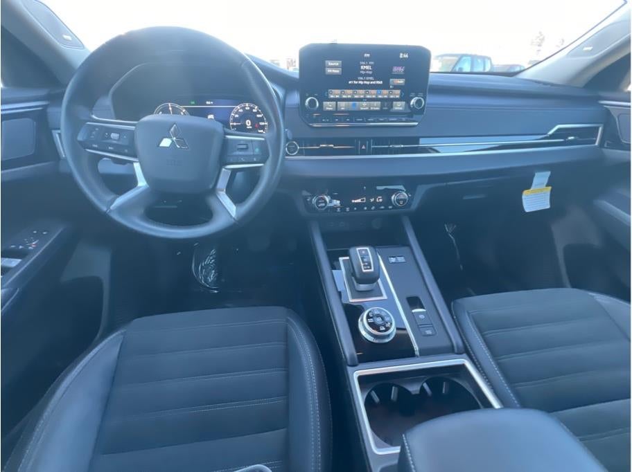 2024 Mitsubishi Outlander PHEV SE Sport Utility 4D