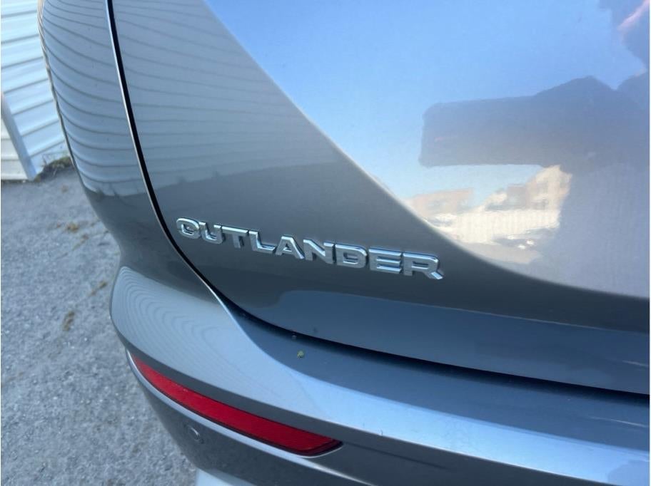 2024 Mitsubishi Outlander PHEV SE Sport Utility 4D