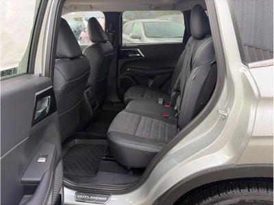 2025 Mitsubishi Outlander PHEV SE