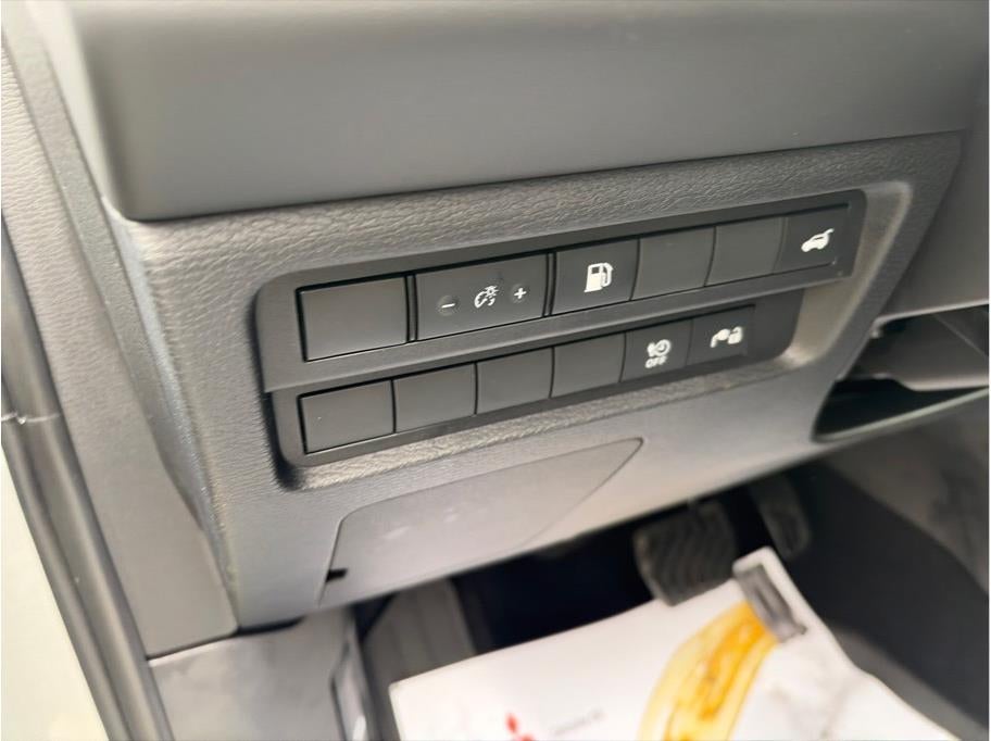 2025 Mitsubishi Outlander PHEV SE