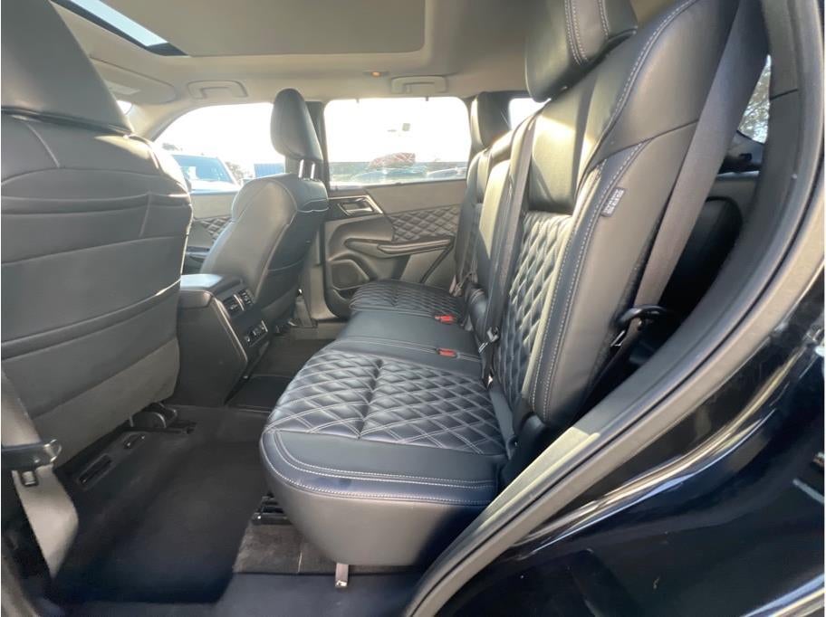 2024 Mitsubishi Outlander PHEV SEL Sport Utility 4D