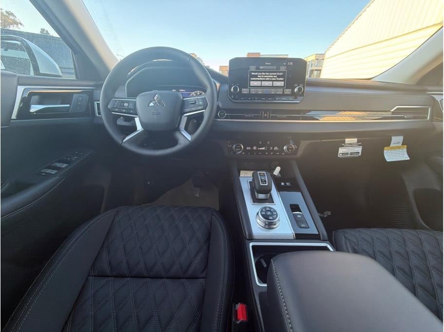 2025 Mitsubishi Outlander PHEV SEL