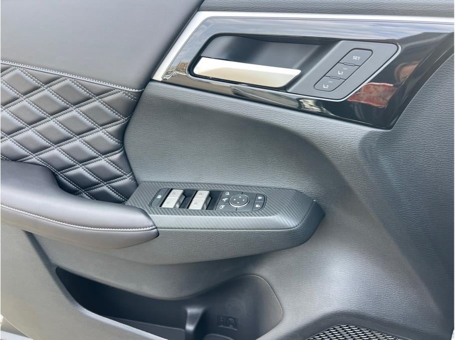 2025 Mitsubishi Outlander PHEV SEL