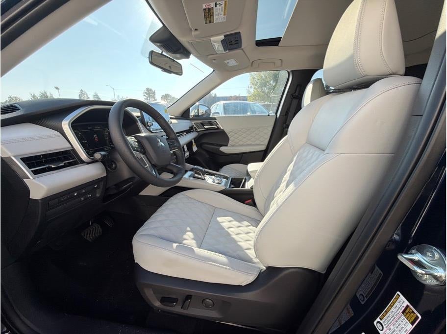 2025 Mitsubishi Outlander PHEV SEL