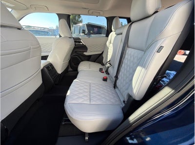 2025 Mitsubishi Outlander PHEV SEL