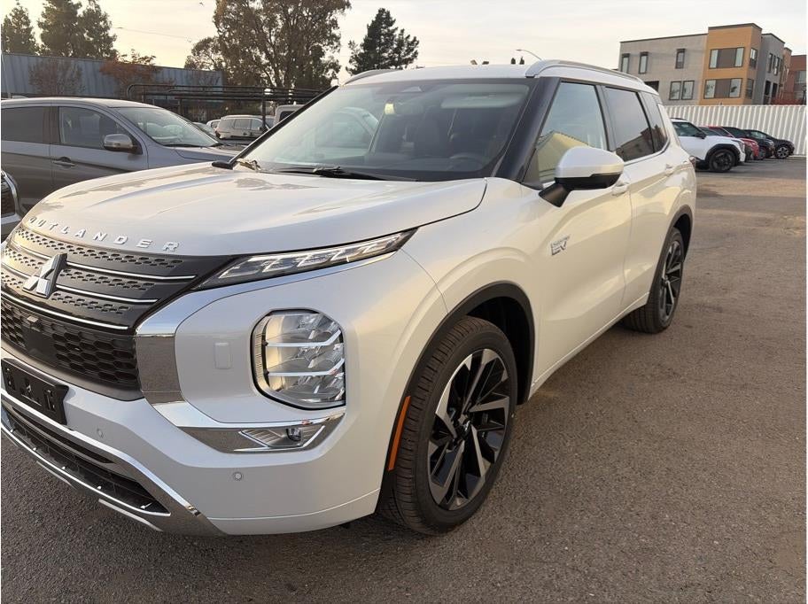 2025 Mitsubishi Outlander PHEV SEL