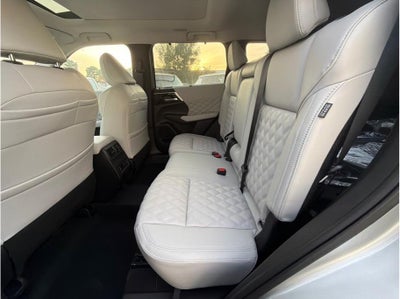 2025 Mitsubishi Outlander PHEV SEL