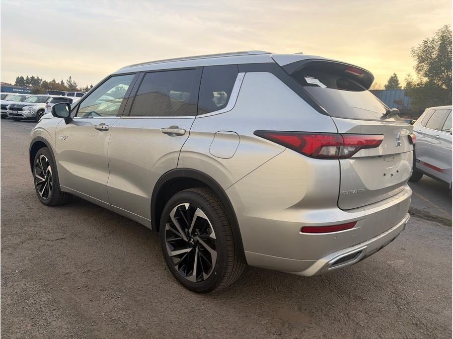 2025 Mitsubishi Outlander PHEV SEL