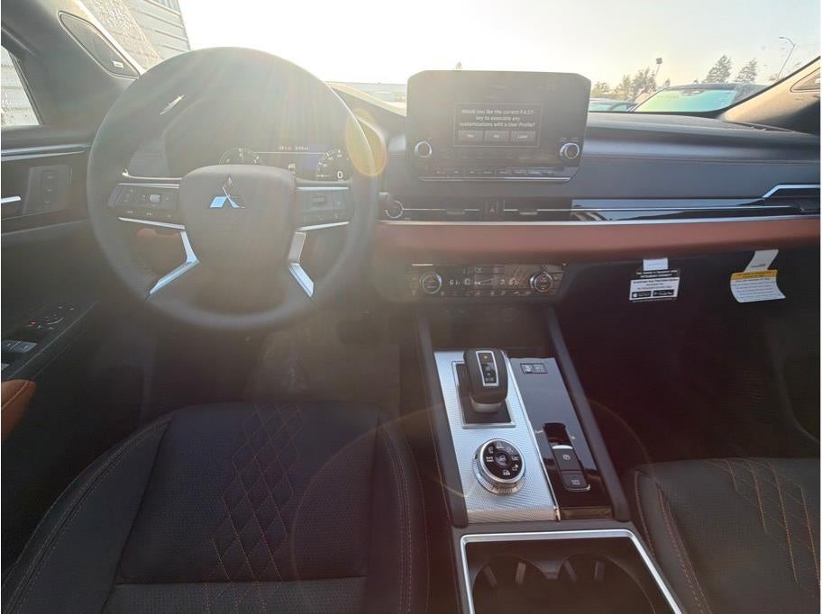 2025 Mitsubishi Outlander PHEV SEL Premium Package