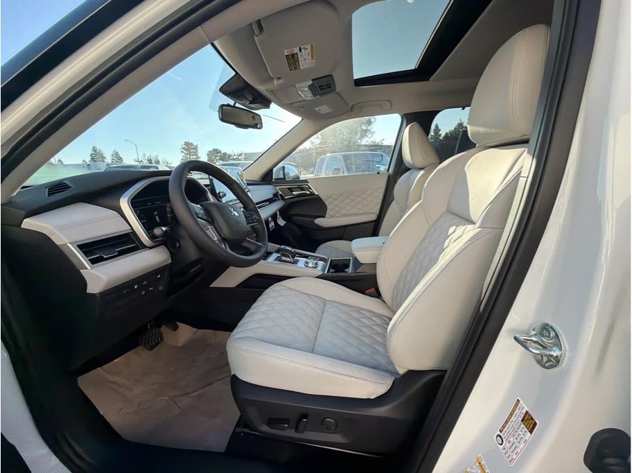 2025 Mitsubishi Outlander PHEV SEL