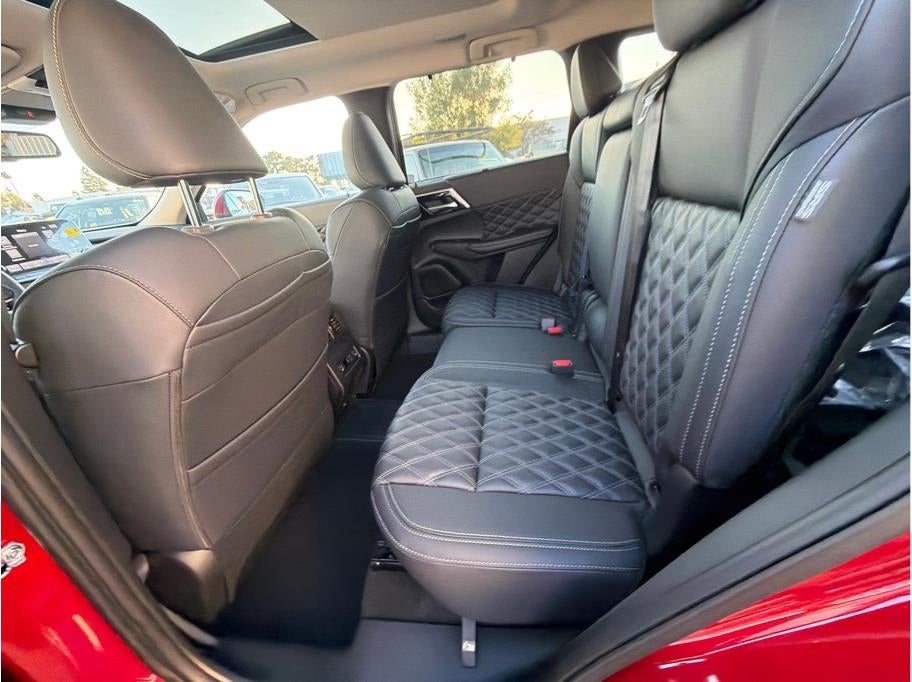 2025 Mitsubishi Outlander PHEV SEL