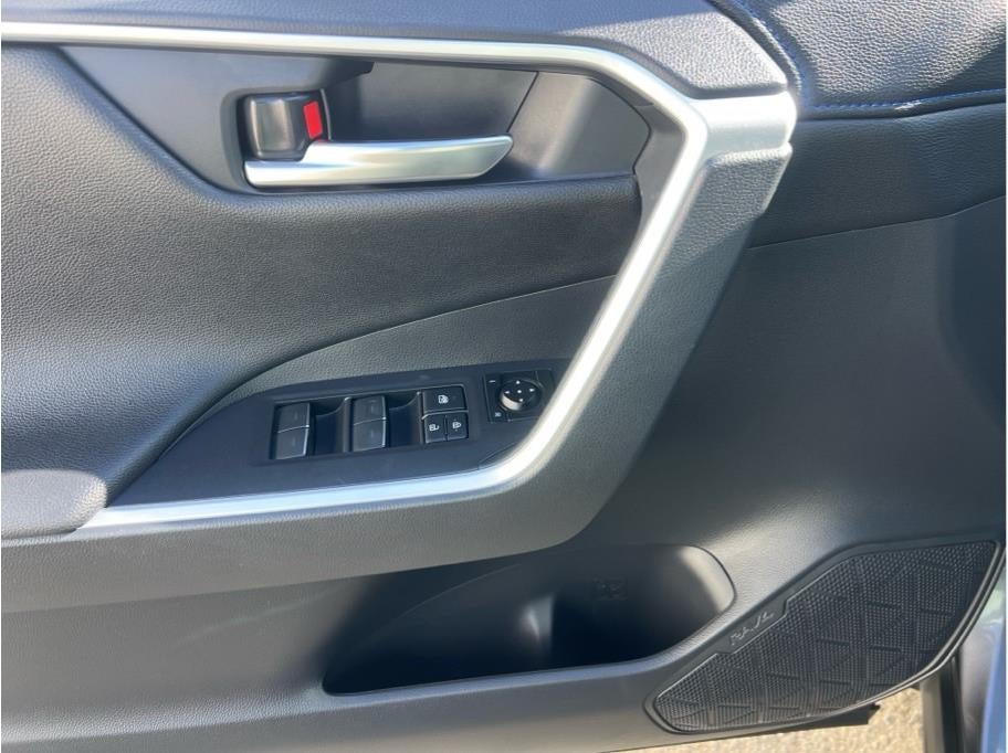 2022 Toyota RAV4 Hybrid XSE Sport Utility 4D