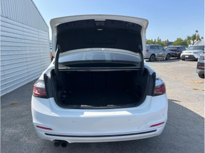 2018 BMW 3 Series 330e iPerformance Sedan 4D