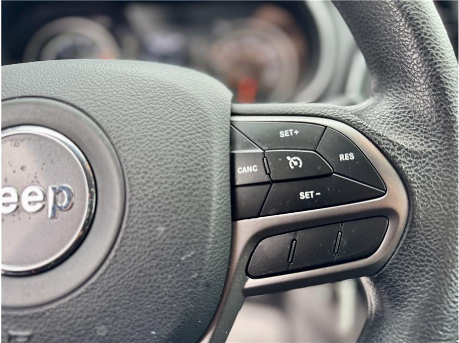 2019 Jeep Cherokee Latitude Sport Utility 4D