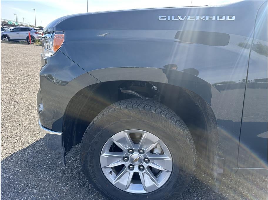 2025 Chevrolet Silverado 1500 Crew Cab LT Pickup 4D 5 3/4 ft