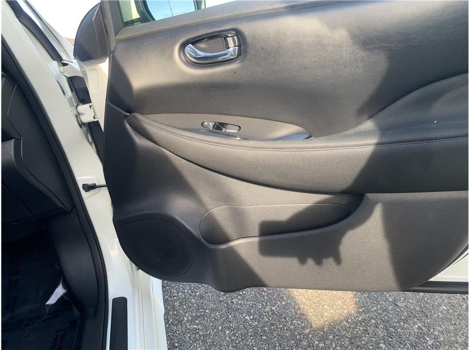 2022 Nissan LEAF SV Hatchback 4D