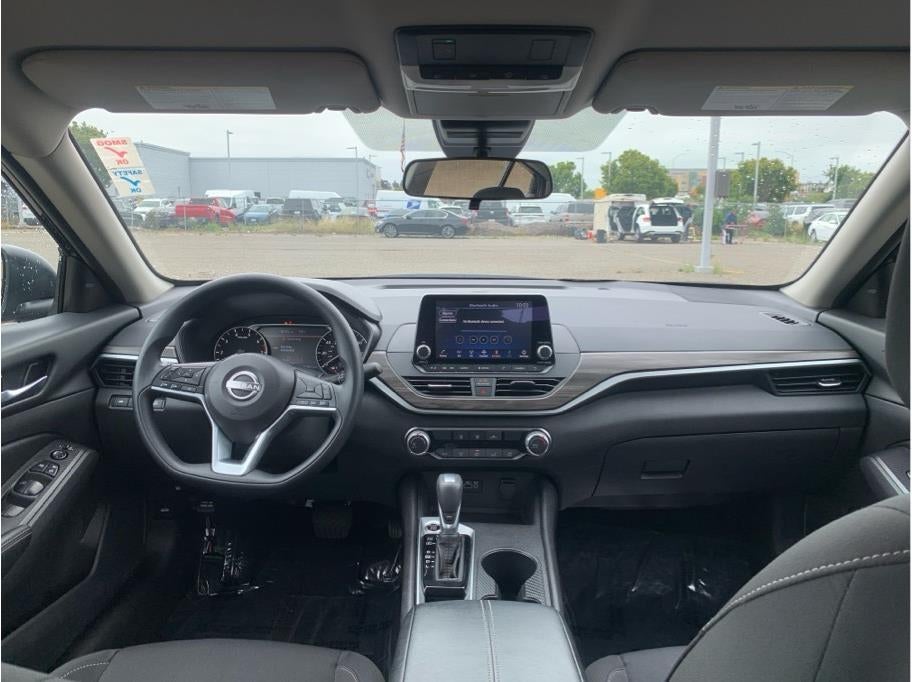 2025 Nissan Altima 2.5 SV Sedan 4D
