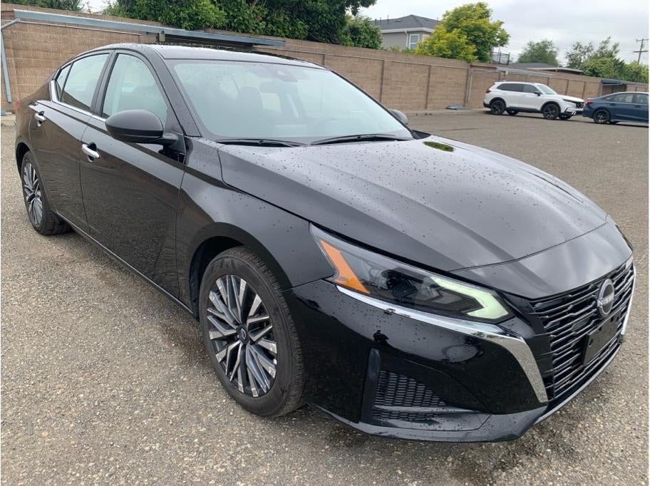2025 Nissan Altima 2.5 SV Sedan 4D