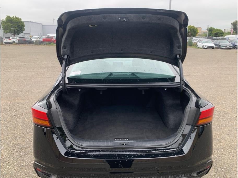 2025 Nissan Altima 2.5 SV Sedan 4D