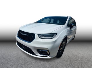 2023 Chrysler Pacifica Hybrid Limited Van 4D