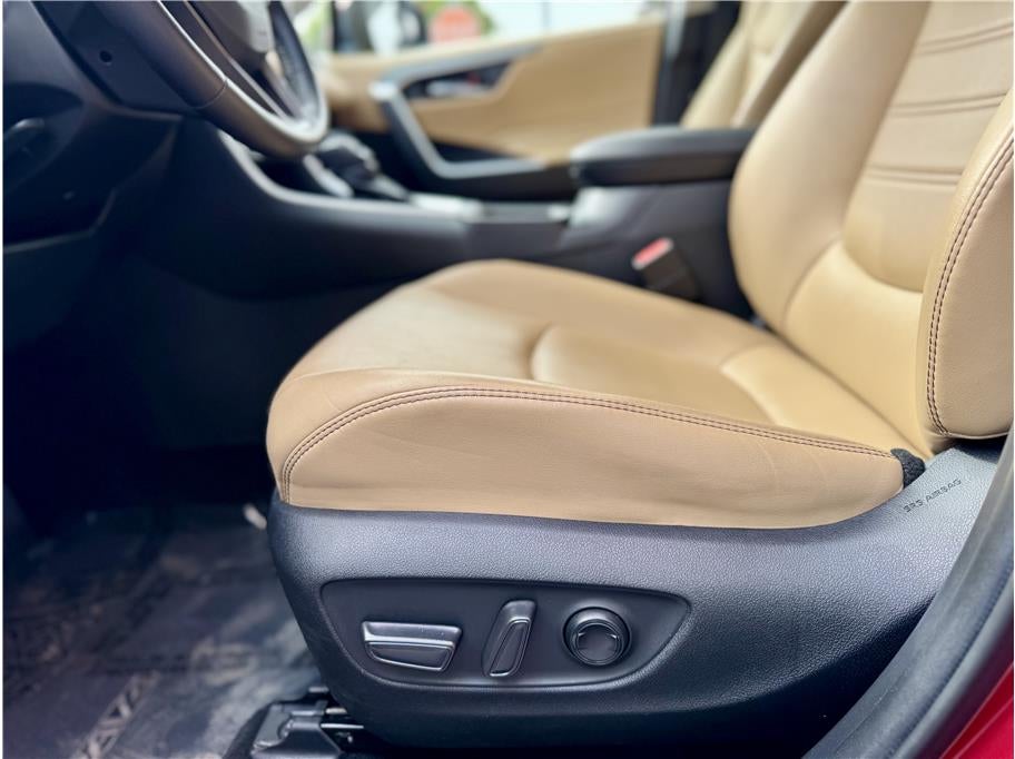 2020 Toyota RAV4 XLE Premium Sport Utility 4D