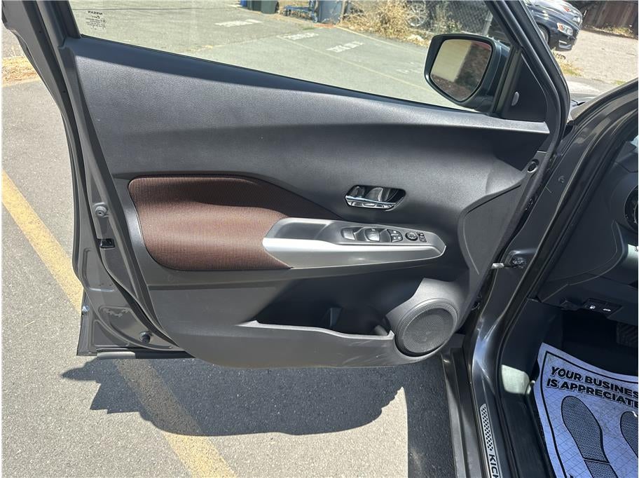 2019 Nissan Kicks SR Sport Utility 4D