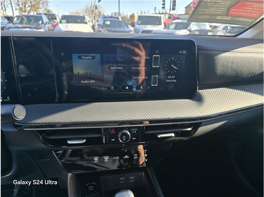 2025 Nissan Kicks SR Sport Utility 4D