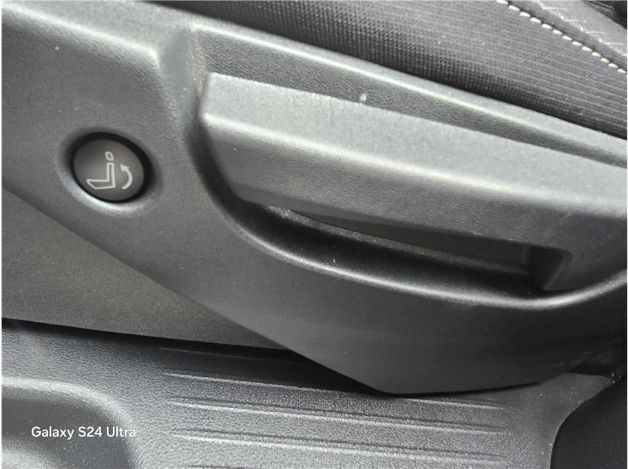 2022 Nissan Pathfinder SV Sport Utility 4D