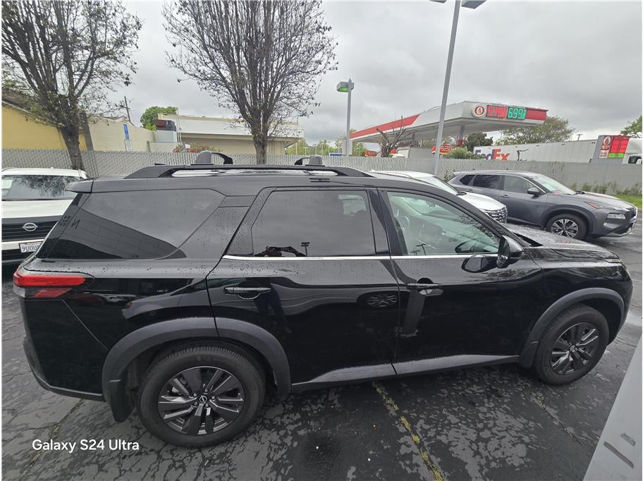 2022 Nissan Pathfinder SV Sport Utility 4D