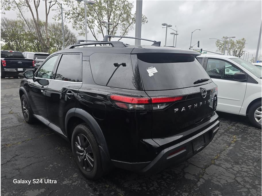 2022 Nissan Pathfinder SV Sport Utility 4D