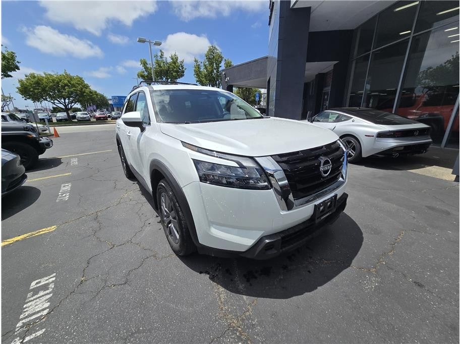 2025 Nissan Pathfinder SV Sport Utility 4D
