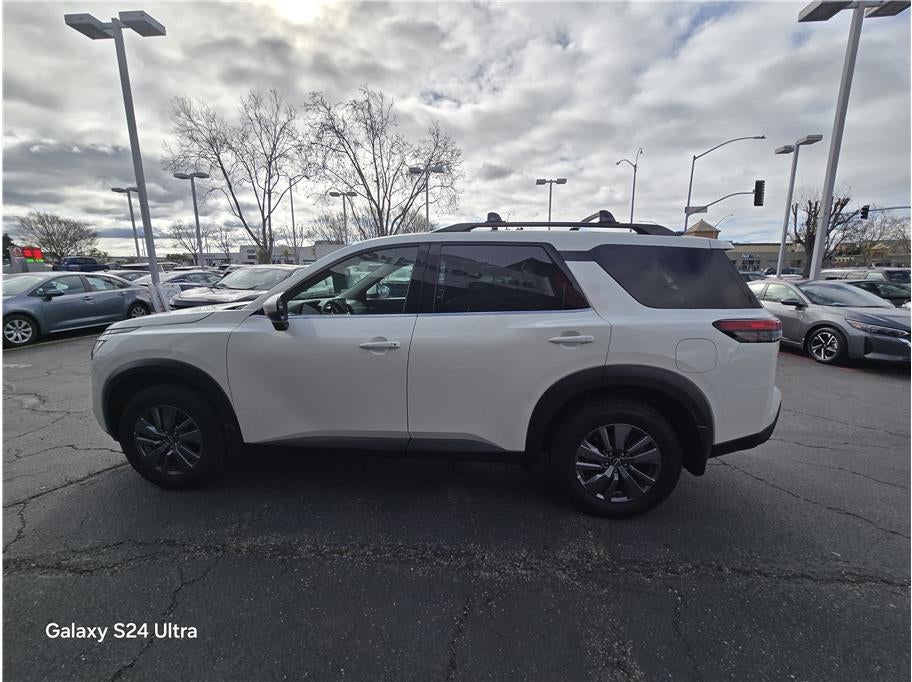 2024 Nissan Pathfinder SV Sport Utility 4D