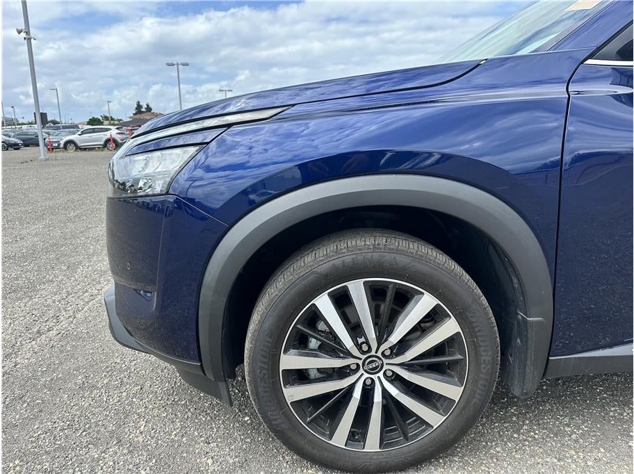 2025 Nissan Pathfinder Platinum Sport Utility 4D
