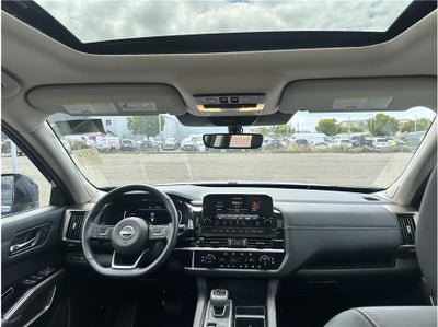 2025 Nissan Pathfinder Platinum Sport Utility 4D