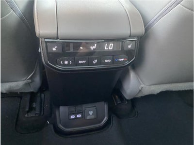 2023 Toyota Highlander Platinum Sport Utility 4D