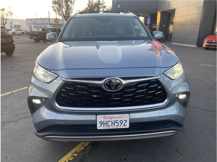 2023 Toyota Highlander Platinum Sport Utility 4D