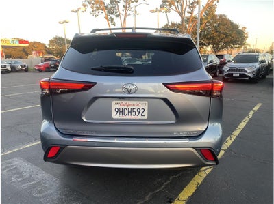 2023 Toyota Highlander Platinum Sport Utility 4D