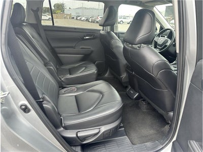 2023 Toyota Highlander XLE Sport Utility 4D