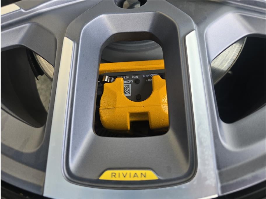 2024 Rivian R1S Quad Large Sport Utility 4D